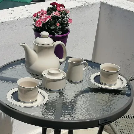 Πανδοχείο Almira